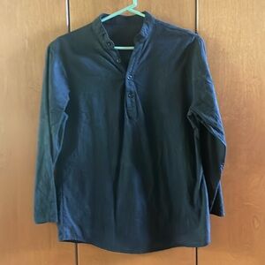 Black linen shirt. 4 button front. Roll up button sleeves